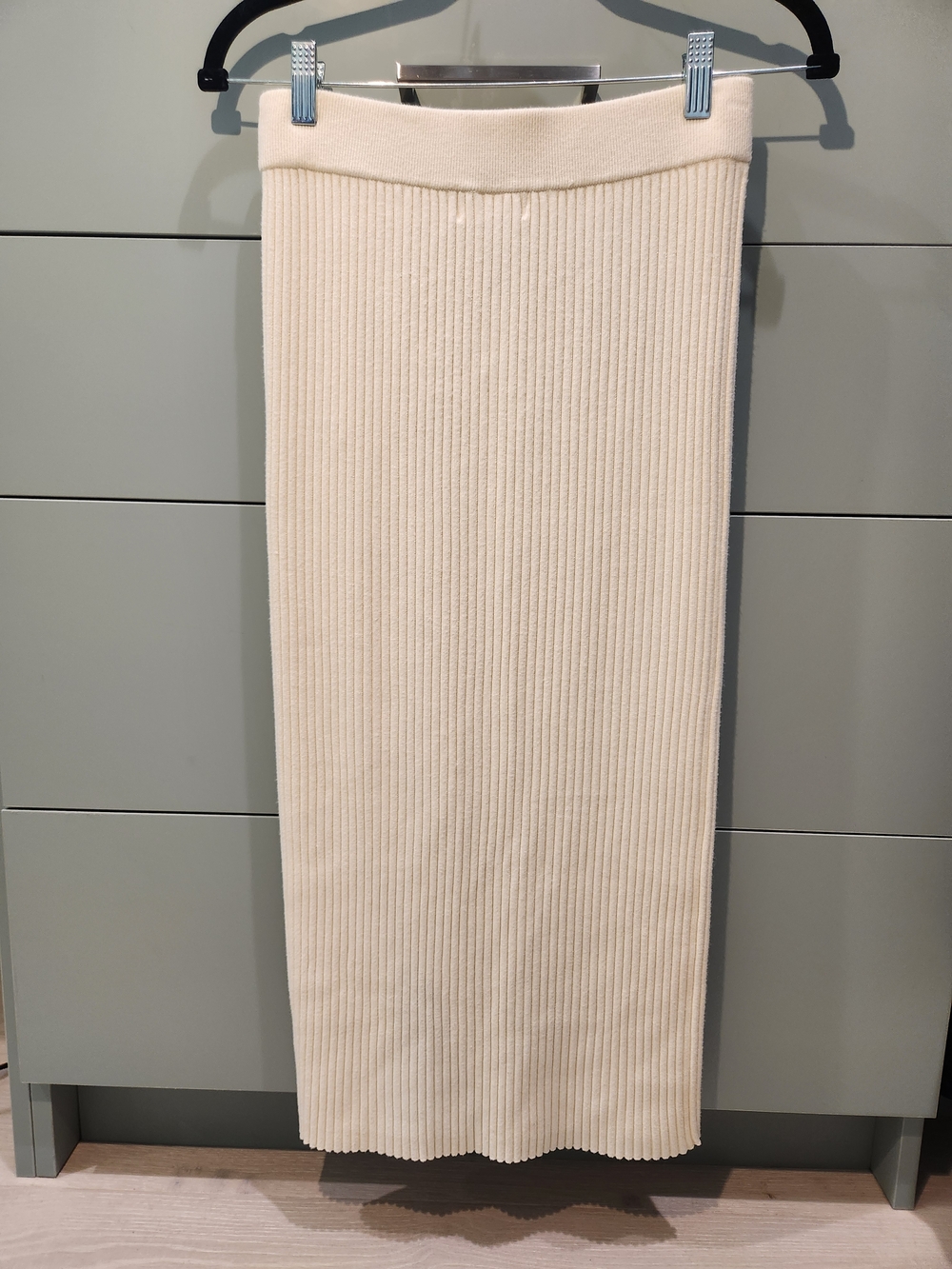 Maeve By Anthropologie Cream Ribbed Midi Skirt with Side Twist and Slit - Picture 3 of 6